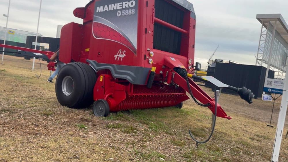 Empacadora Mainero en exhibición — FIANZA ROME maquinaria agrícola Perú